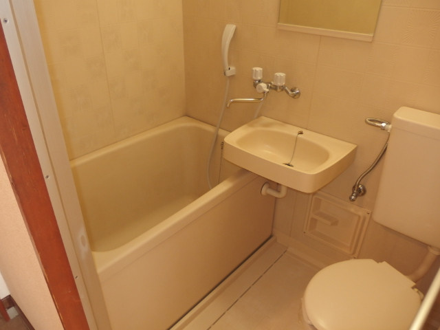 メゾン西大平Ⅱの浴室