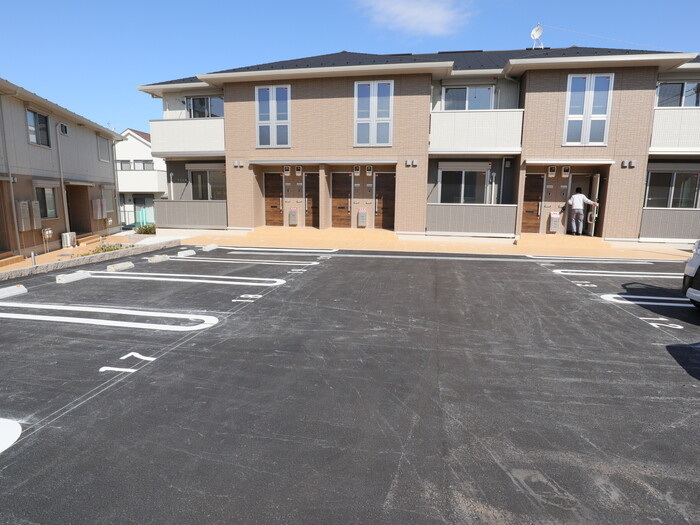 セレスティンワール B棟の駐車場|駐車場