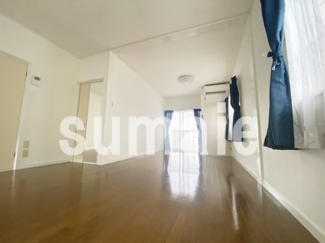 ホワイトカントリーの洋室|リビングです☆