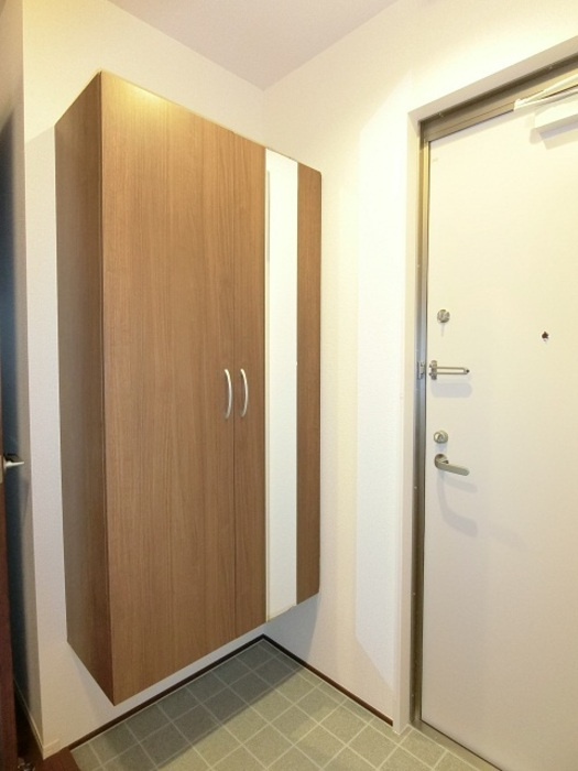 サークルモコ 湘南台の玄関|玄関（シューズボックス）