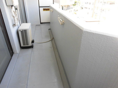 【バルコニー】 | JMRレジデンス新大阪(旧メロディハイム新大阪) | 外干しのできるバルコニーです