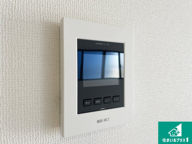 大津市雄琴　第1期　新築一戸建ての防犯設備|カラーモニターインターホン！声だけでなく来訪者の姿や顔がモニターで確認できるので、小さなお子様がいらっしゃるご家庭でも安心できます！