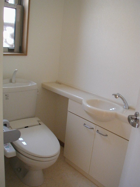 ＱＵＡＴＲＥ　ＳＡＩＳＯＮＳ　宮崎台Ｆ棟のトイレ