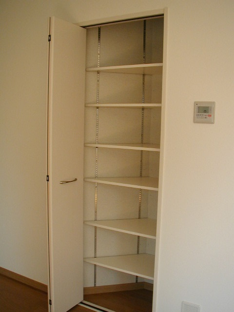 ＱＵＡＴＲＥ　ＳＡＩＳＯＮＳ　宮崎台Ｆ棟の収納