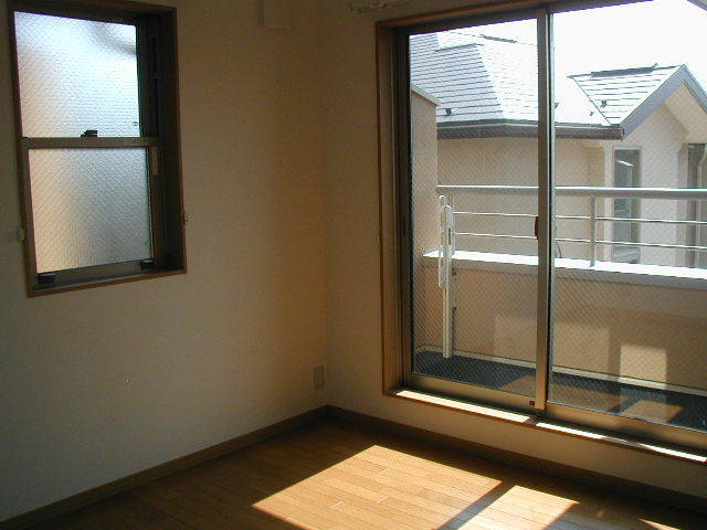 ＱＵＡＴＲＥ　ＳＡＩＳＯＮＳ　宮崎台Ｆ棟の洋室