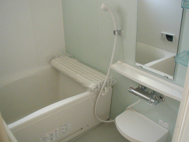 ＱＵＡＴＲＥ　ＳＡＩＳＯＮＳ　宮崎台Ｆ棟の浴室