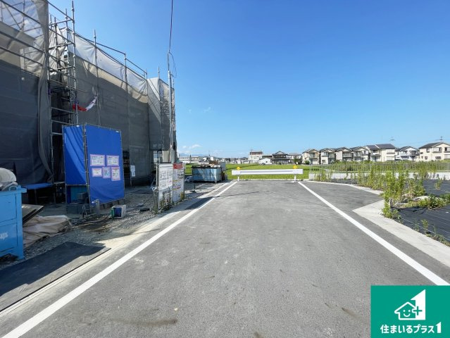 大津市雄琴　第1期　新築一戸建ての前面道路含む現地写真|周辺は落ち着いた街並みの住宅地！子育てがしやすい住環境です！まだ未完成ですが、現地でしかわからない事もございます。是非一度ご覧ください。