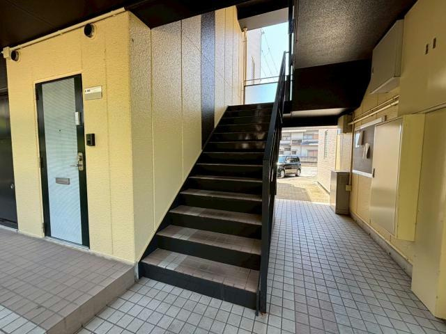 雅ガーデンハイツSのエントランス