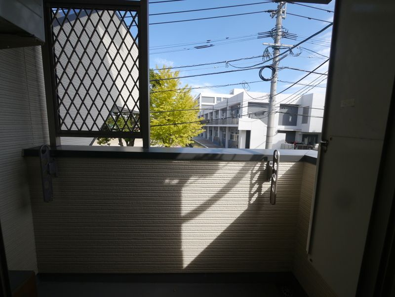 福岡市東区香椎２丁目のアパートのロビー