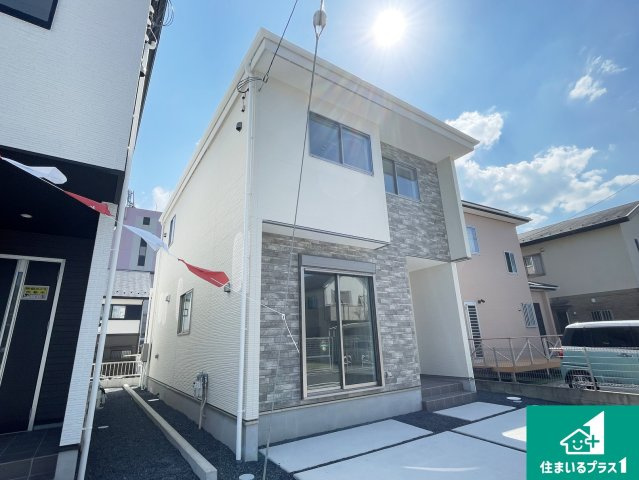 大津市雄琴　第1期　新築一戸建ての外観|シンプルなトイレは落ち着く空間！お手入れも簡単です！