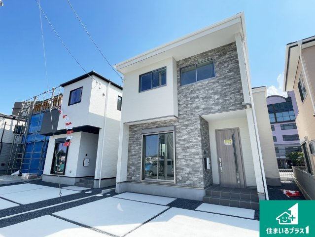 大津市雄琴　第1期　新築一戸建ての外観|前面道路は車の通りも少なくて安心です。