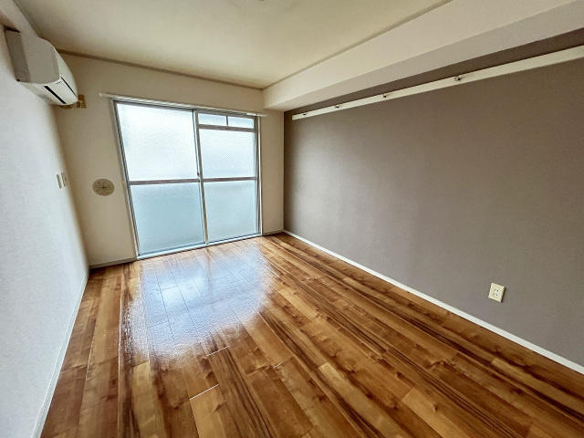 ハイツたかすの居間・リビング