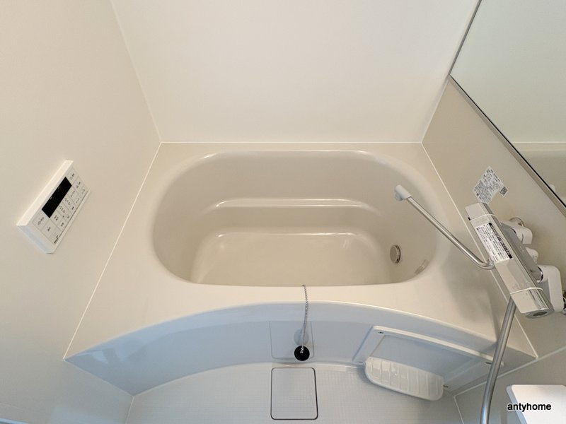 ウェルスクエア豊中本町　仲介手数料無料の浴室