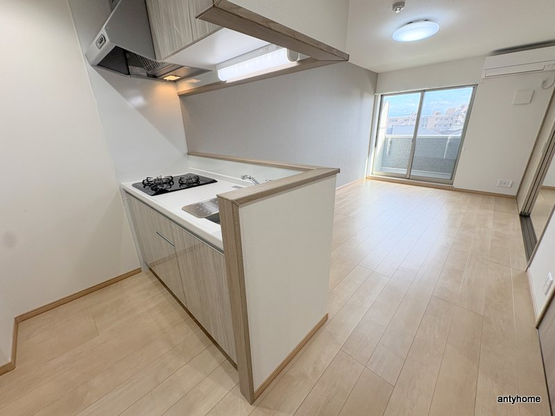 ウェルスクエア豊中本町　仲介手数料無料の洋室