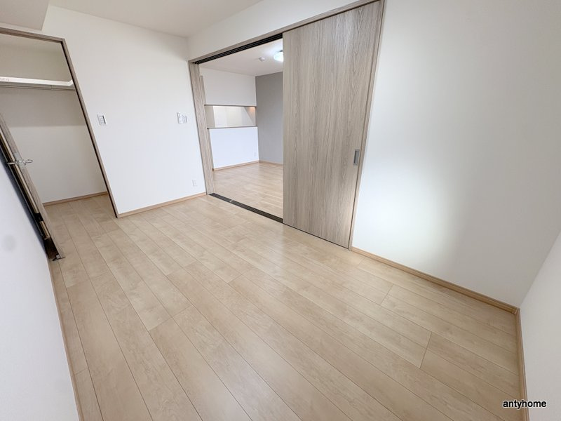 ウェルスクエア豊中本町　仲介手数料無料の寝室