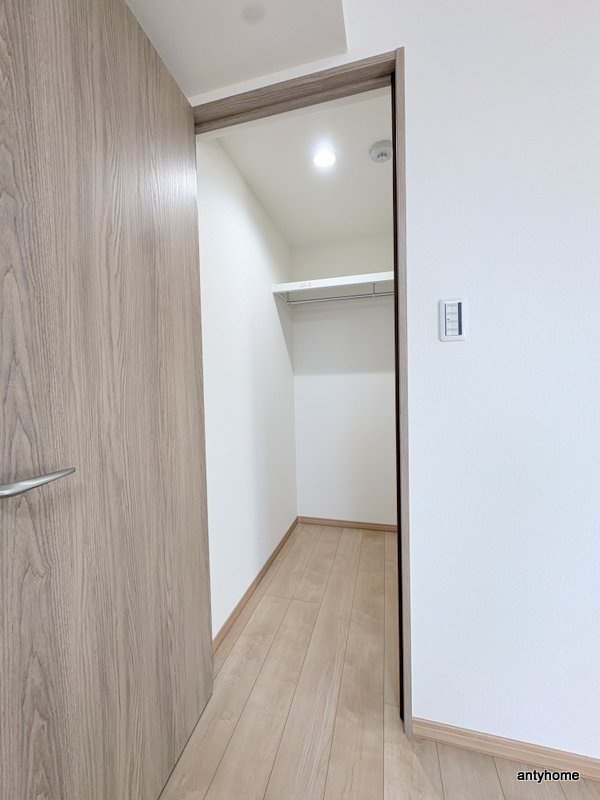 ウェルスクエア豊中本町　仲介手数料無料の収納