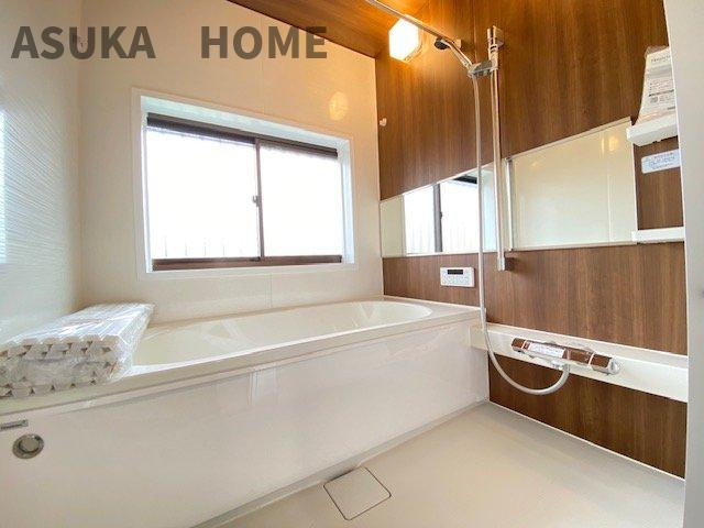 横浜市緑区上山3丁目の浴室|毎日の疲れを癒すバスタイム。窓付き・浴室換気乾燥暖房機付きでお風呂の環境の維持にも！