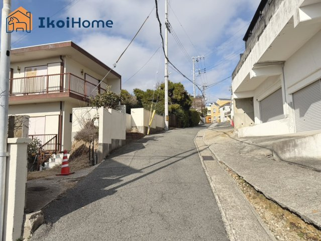 神戸市垂水区舞子台1期　新築戸建の前面道路含む現地写真|【ホームページに現地動画掲載中】●年中無休：当日予約可●前面道路は幅員約4ｍで交通量も少なく安心！