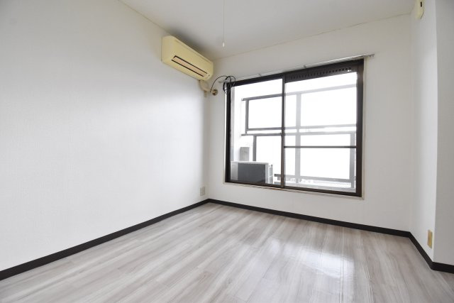 ウィン長居西の居間・リビング