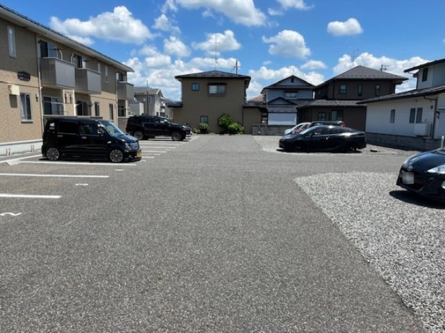 ディア コート　Ⅱの駐車場