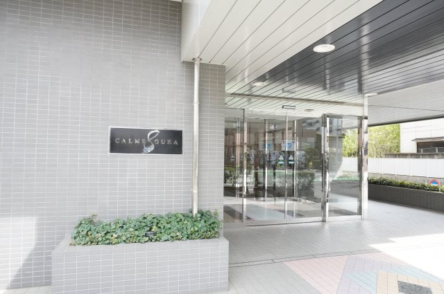 カルム草加のエントランス