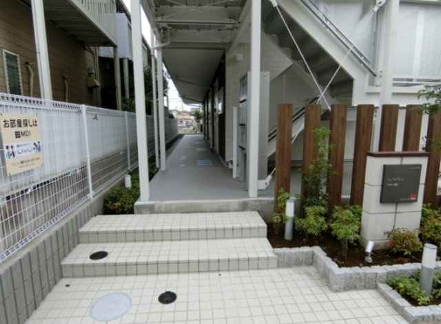 リブリ所沢のエントランス