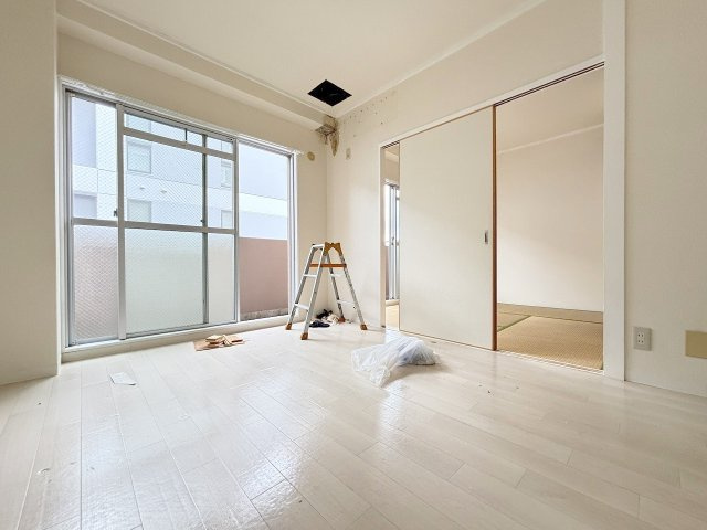 エクセレント上新サンウイングの洋室