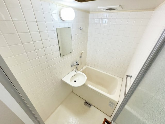 エクセレント上新サンウイングの浴室