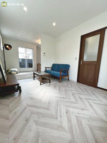 越谷市蒲生3丁目　新築一戸建ての居間・リビング