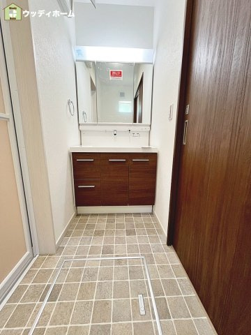 越谷市蒲生3丁目　新築一戸建ての独立洗面台