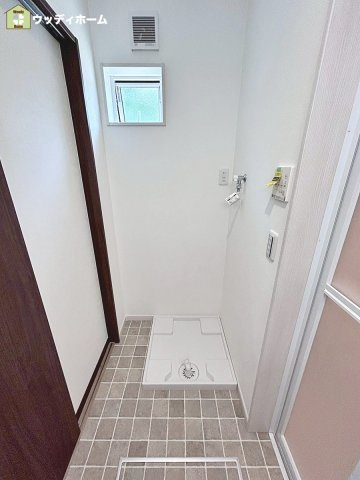 越谷市蒲生3丁目　新築一戸建てのランドリースペース