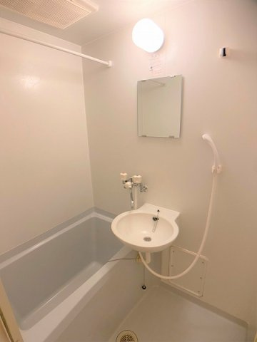 【浴室】 | レオパレスＭＩＹＡＭＡＥⅡ | 設備・仕様は号室により異なる為、現況を優先致します。