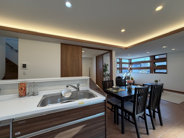 橿原市今井町　新築　モデルハウスの居間・リビング