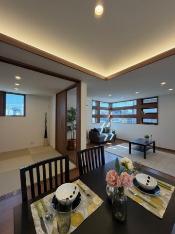 橿原市今井町　新築　モデルハウスの居間・リビング