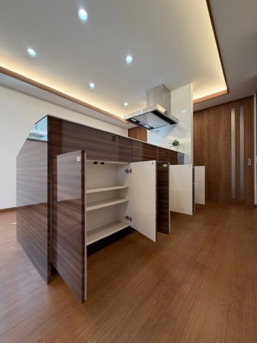 【収納】 | 橿原市今井町　新築　モデルハウス | キッチン裏には嬉しい収納が(^^)/