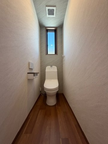 橿原市今井町　新築　モデルハウスのトイレ|1階トイレ♪