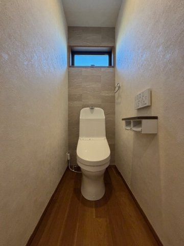 橿原市今井町　新築　モデルハウスのトイレ|２階トイレ♪