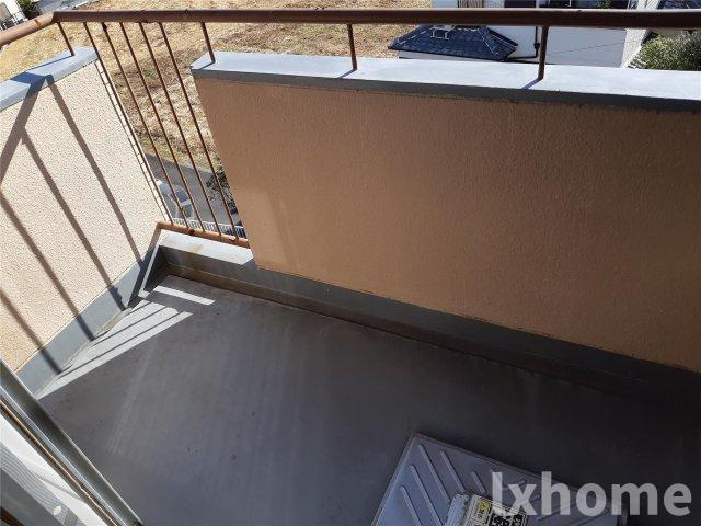 伸栄ハイツのバルコニー|外からの目が気にならないバルコニーで洗濯物が干せます