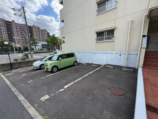 第二田中マンションの駐車場|駐車場完備です