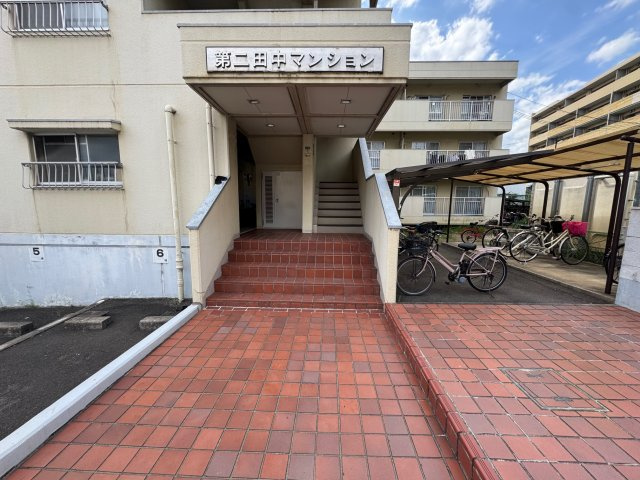 第二田中マンションのエントランス|落ち着いたエントランスです