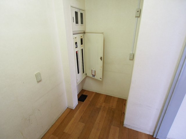 プレノ長田の玄関