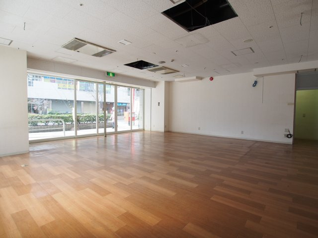 プレノ長田のロビー