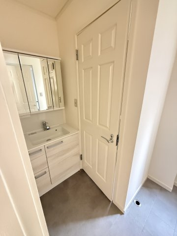 Ｂ棟の洗面所|広い洗面スペース