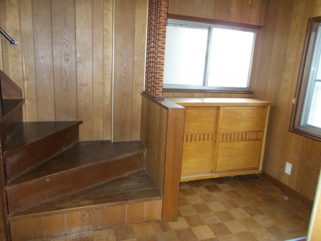 乙木１丁目４－１７貸家の玄関|明るい玄関です