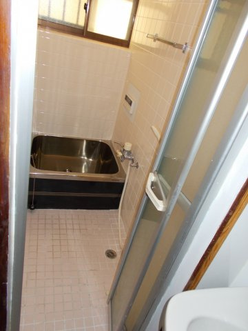 乙木１丁目４－１７貸家の浴室|コンパクトで使いやすいお風呂です