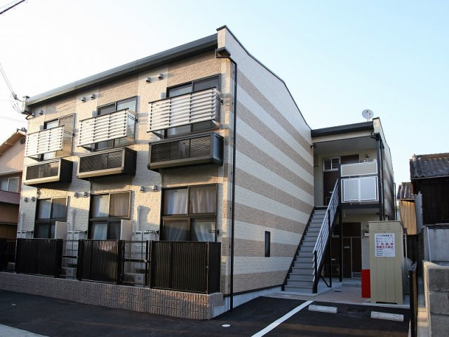 レオパレスハーバー東出町の外観|物件の外観です