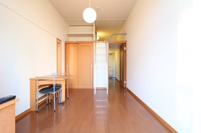 レオパレスハーバー東出町の寝室|落ち着いて過ごせるお部屋なので、寝室にいかがでしょうか