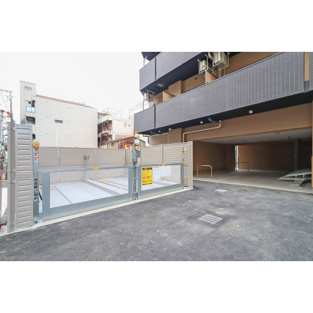 アドバンス神戸ラシュレの駐車場|駐車スペースもあります