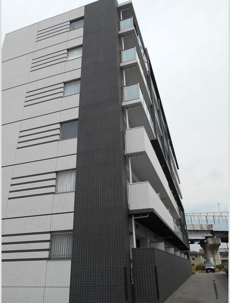 福岡市博多区板付７丁目の賃貸マンションの外観