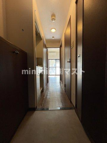 プレサンス難波ＷＥＳＴの玄関